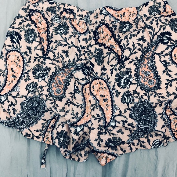 Vero moda high waisted shorts - Picture 2 of 4